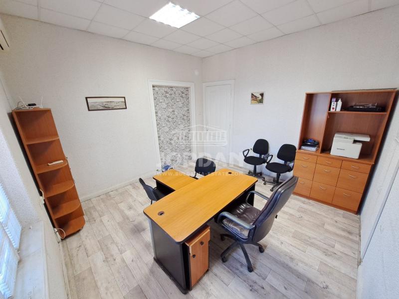 Office in an office building, Varna,<br />Center, 70 Ð¼², 330 lv<br /><label>rent</label>