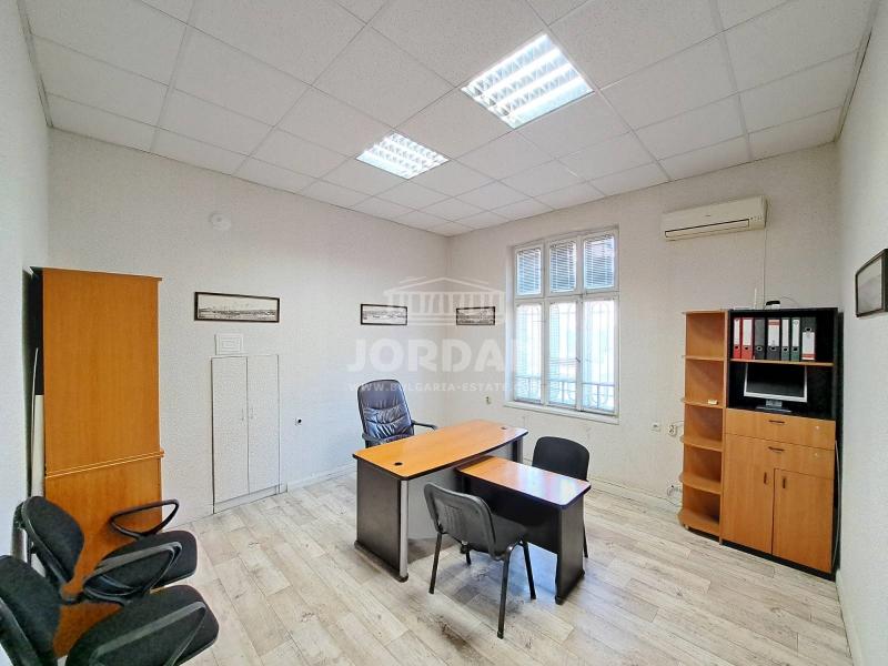 Office in an office building, Varna,<br />Center, 70 Ð¼², 280 lv<br /><label>rent</label>