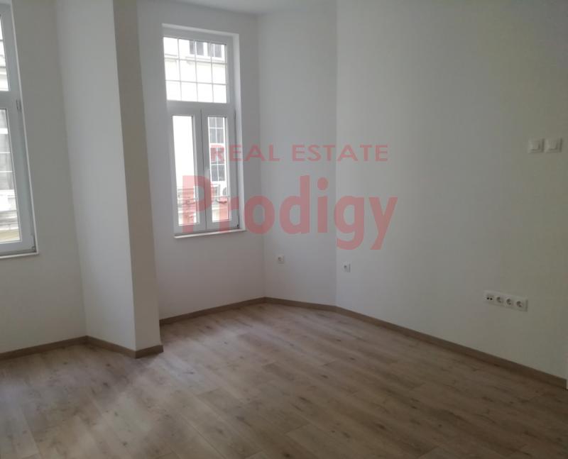 Rent Office in an office building Sofia - Center 0m²