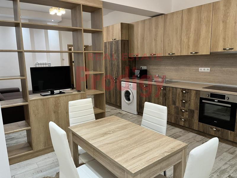 Rent 2-bedroom  Sofia - Center 89m²